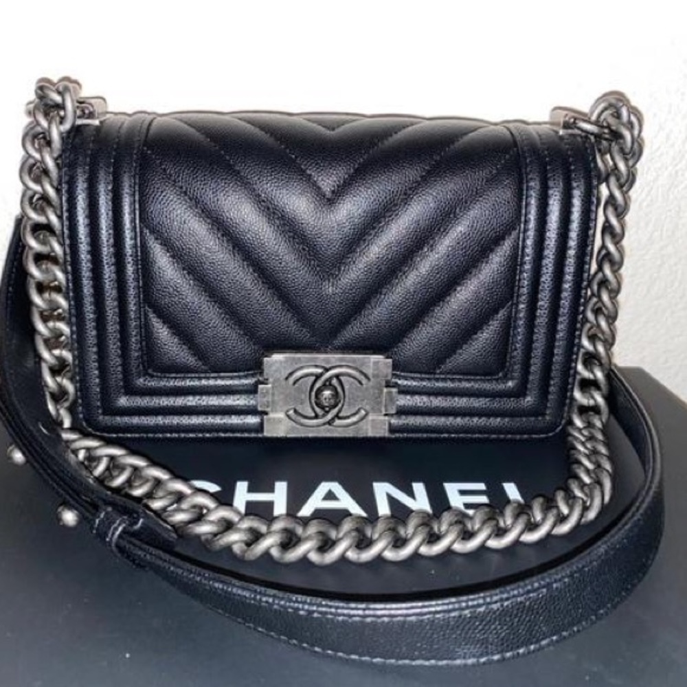 Chanel Boy Black leather Bag